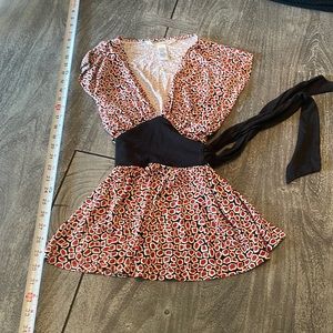 Diane Von Furstenberg silk tunic top size M